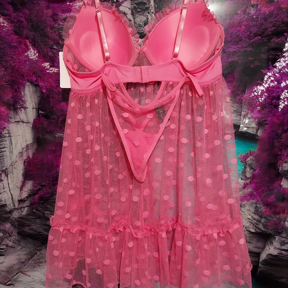 Lingerie - Picture 2 of 5